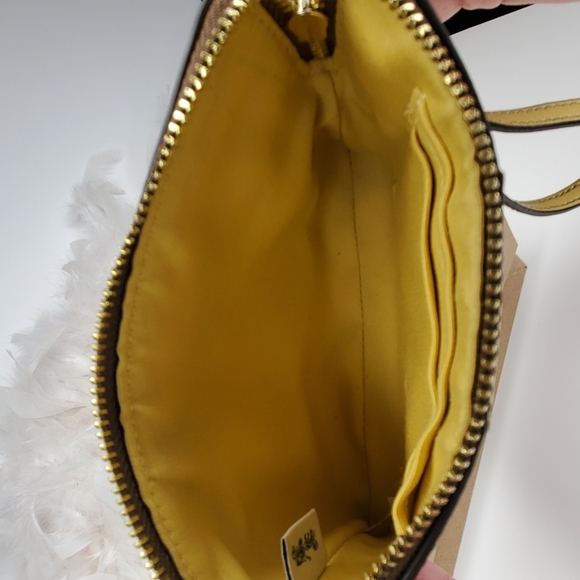 Coach Signature F58035 corner zip wristlet - Picture 8 of 8